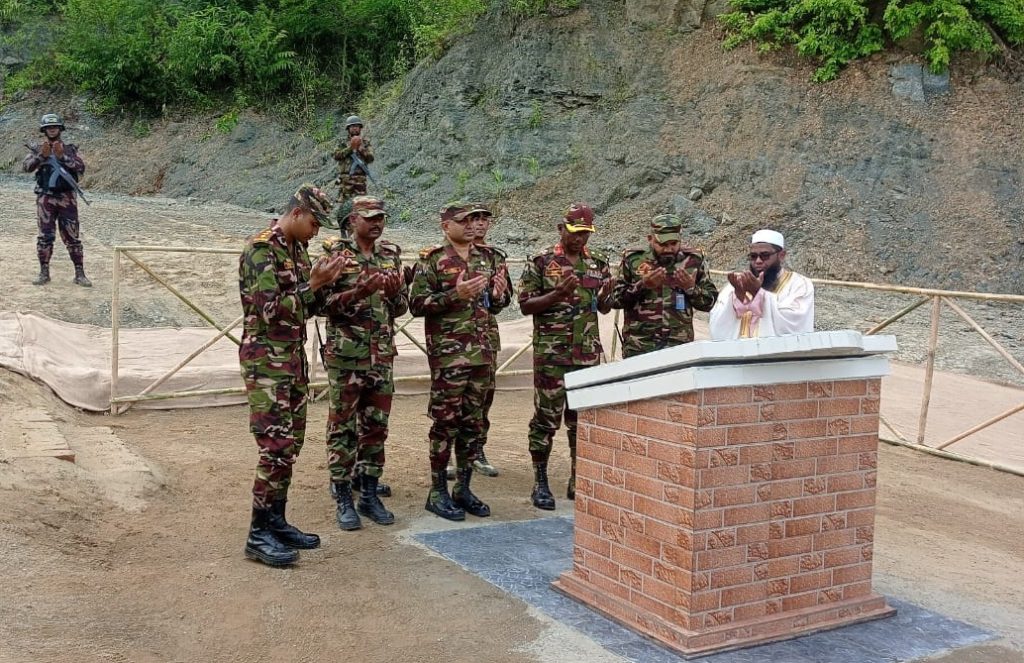 Army inaugurates newly built bridge in remote Thanchi, distributes gifts among schoolchildren