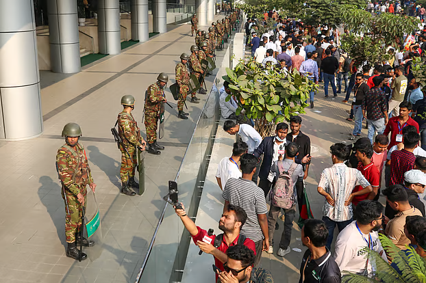 Prothom Alo Survey: Most people view the army’s role positively