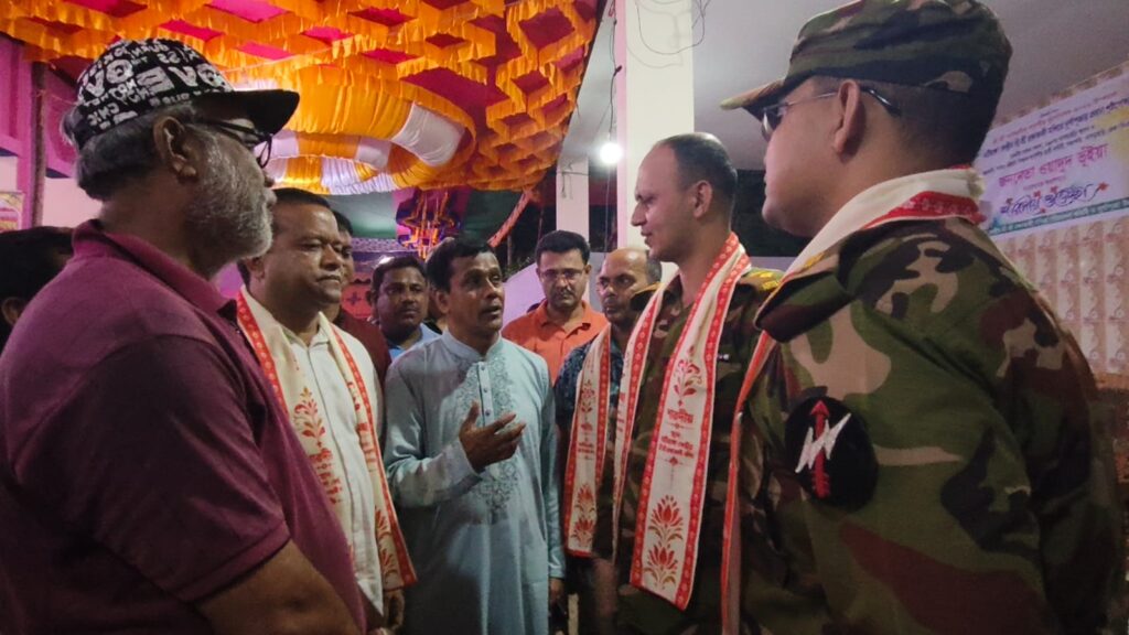 Army Zone Commander Inspects Durga Puja Venues in Matiranga, Assures Security Support